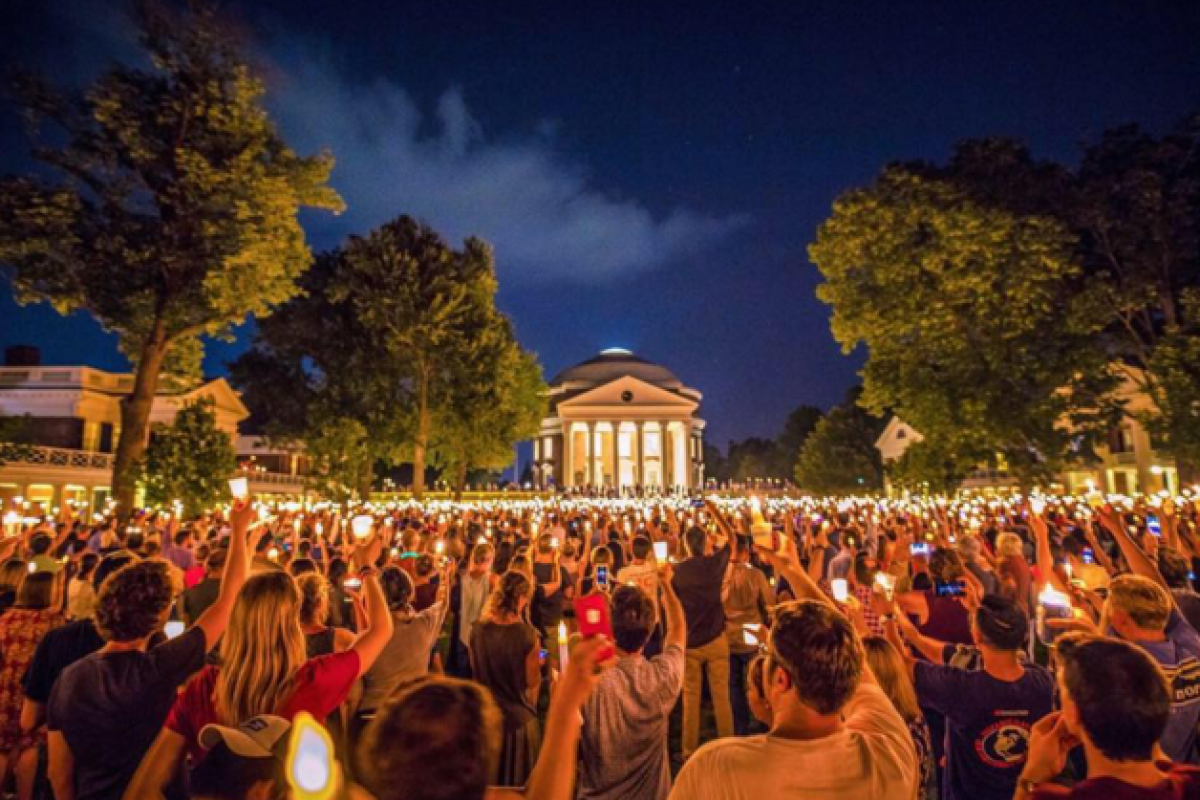 Photo of a peaceful crowd at The Rotunda on August 16, 2017.