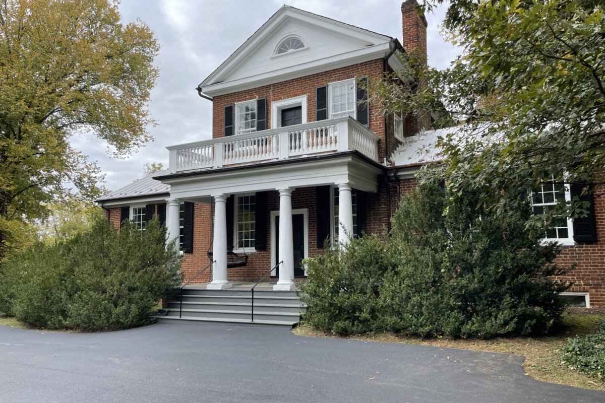 Image of Oak Lawn, a brick home