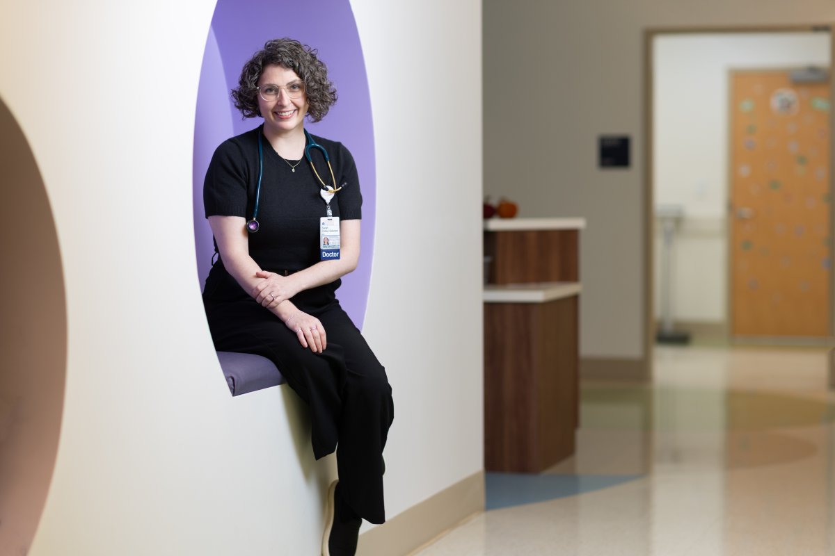 Sarah Cohen Solomon in the clinic